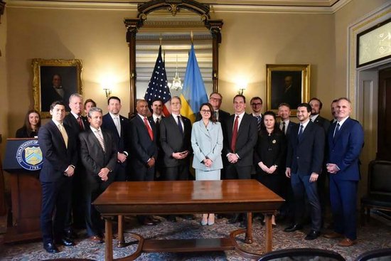 股票配资联系方式 乌公布矿产协议详情 未提债务义务 包含美再援助条款